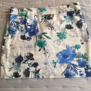 Loft Outlet Gently Used Floral Skirt.
